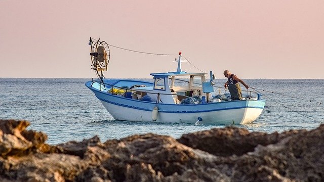 make money fishing